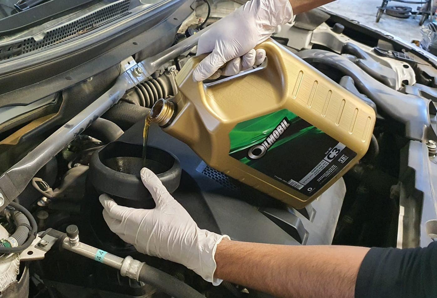 Read more about the article 8 דברים שחשוב שתדעו בקשר לשמן המנוע